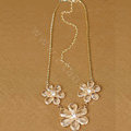 Luxury Fashion Women Exaggeration Choker Flower Crystal Bib Necklace Jewelry - White