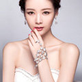 Fashion Shinning Rhinestone Flower with Ring Bracelet Bridal Wedding Wrap Hand Chain Accessories